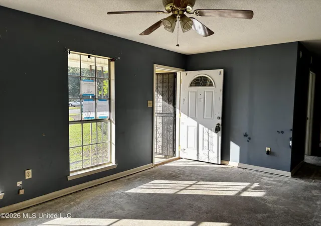 Photo 3 of Sale Pending at 3509 Nunnally St, Gulfport, MS 39501 | MLS# 4154211 | Listing updated on 2026-08-21