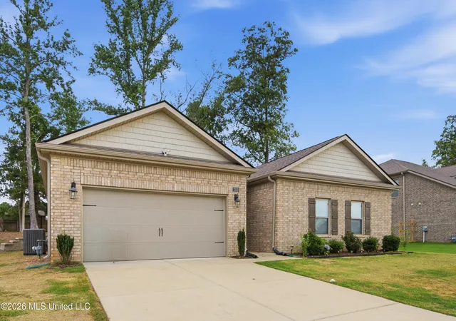 Photo 1 of Single family home for sale at 2333 Hyacinth Ln, Hernando, MS 38632 | MLS# 4154215 | Listing updated on 2026-08-26