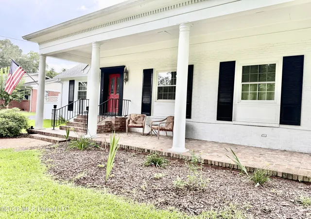 Homes for sale in Laurel, MS | 1640 Old Bay Springs Rd, Laurel, MS 39440 | MLS# 4154216