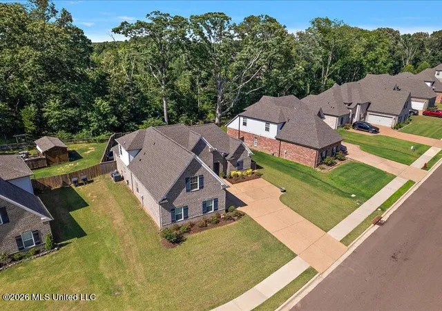 Photo 3 of Single family home for sale at 722 Dudley Dr, Hernando, MS 38632 | MLS# 4155445 | Listing updated on 2026-09-08