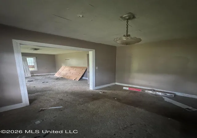 Photo 4 of Single family home for sale at 133 Creston Ave, Jackson, MS 39212 | MLS# 4154306 | Listing updated on 2026-08-26