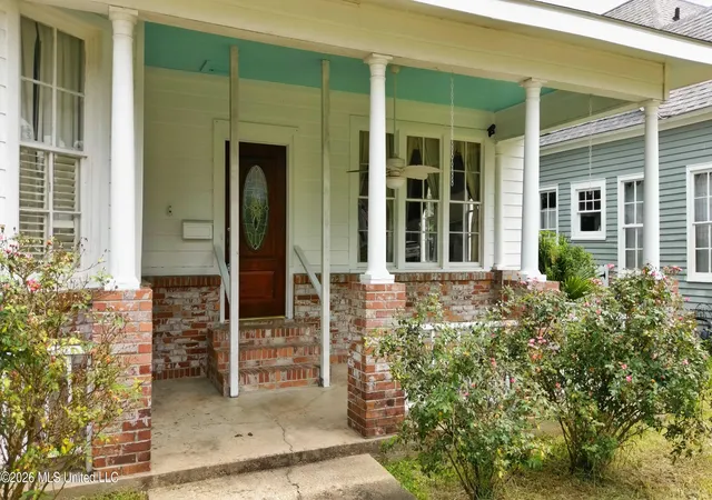 Photo 3 of Single family home for sale at 536 W Chickasaw St, Brookhaven, MS 39601 | MLS# 4154236 | Listing updated on 2026-09-12