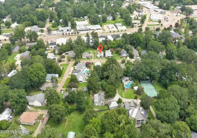 Photo 4 of Single family home for sale at 536 W Chickasaw St, Brookhaven, MS 39601 | MLS# 4154236 | Listing updated on 2026-10-21