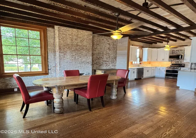 Photo 2 of Single family home for sale at 207 S Commerce St, Natchez, MS 39120 | MLS# 4156507 | Listing updated on 2026-07-27