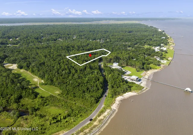 Homes for sale in Ocean Springs, MS | 5927 Belle Fontaine Dr, Ocean Springs, MS 39564 | MLS# 4154604