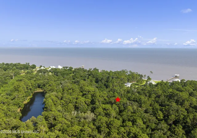 Homes for sale in Ocean Springs, MS | 5927 Belle Fontaine Dr, Ocean Springs, MS 39564 | MLS# 4154604