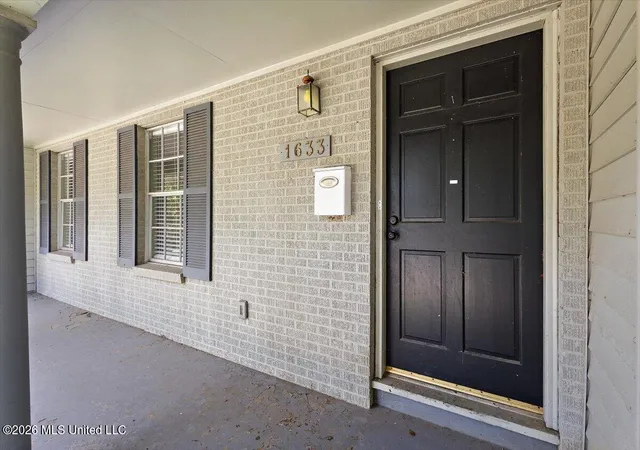 Photo 3 of Sale Pending at 1633 Winchester St, Jackson, MS 39211 | MLS# 4155133 | Listing updated on 2026-09-05