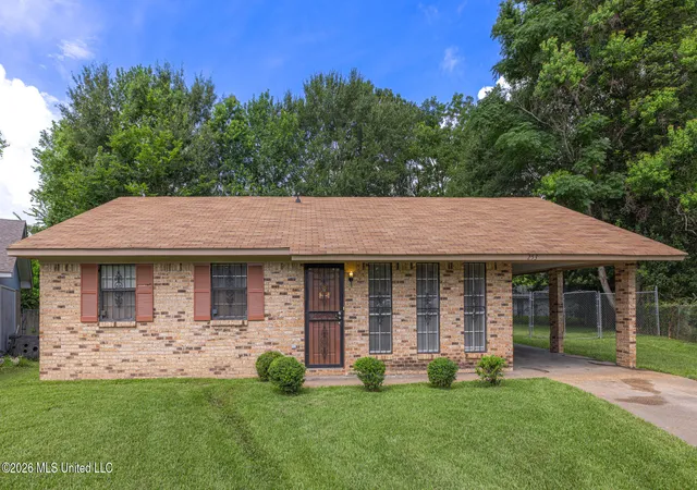 Photo 3 of Sale Pending at 253 Rutherford B Hayes Cir, Jackson, MS 39213 | MLS# 4154256 | Listing updated on 2026-08-30