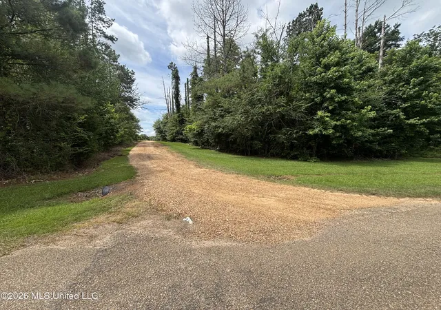 Photo 2 of Single family home for sale at 1321 Purvis Ln, Clinton, MS 39056 | MLS# 4154261 | Listing updated on 2026-06-29