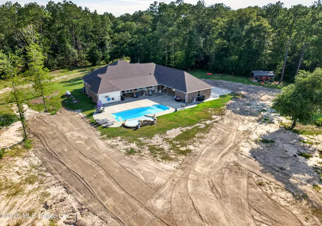 2nd image of 40 Thompson Ln, Carriere, MS 39426 | MLS# 4154645
