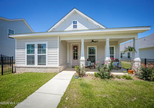 Homes for sale in Ocean Springs, MS | 104 Everly Cir, Ocean Springs, MS 39564 | MLS# 4154375