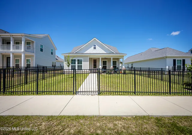 Homes for sale in Ocean Springs, MS | 104 Everly Cir, Ocean Springs, MS 39564 | MLS# 4154375