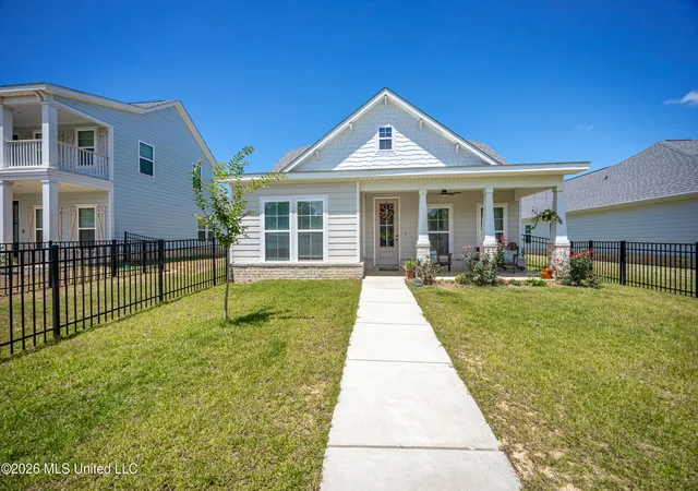 Homes for sale in Ocean Springs, MS | 104 Everly Cir, Ocean Springs, MS 39564 | MLS# 4154375