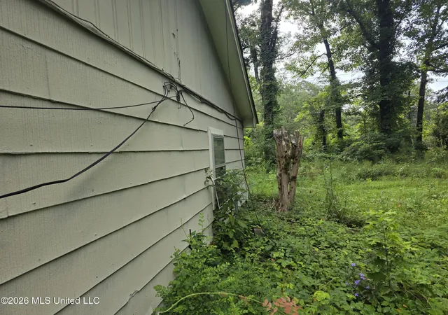 19th image of 2122 New Hope Rd, Columbus, MS 39702 | MLS# 4154348