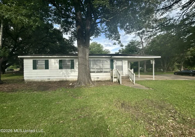 1st image of 1371 Dr M L King North Rd, Natchez, MS 39120 | MLS# 4154361