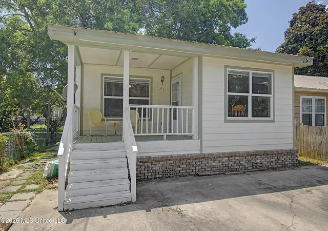 Homes for sale in Biloxi, MS | 331 Reynoir St, Biloxi, MS 39530 | MLS# 4154485