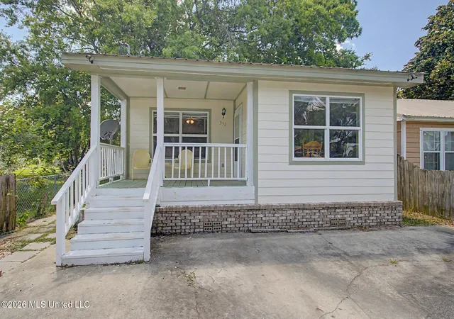 Homes for sale in Biloxi, MS | 331 Reynoir St, Biloxi, MS 39530 | MLS# 4154485