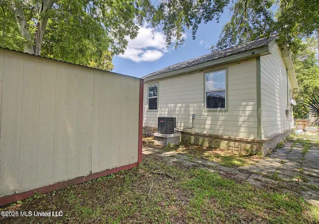Homes for sale in Biloxi, MS | 331 Reynoir St, Biloxi, MS 39530 | MLS# 4154485