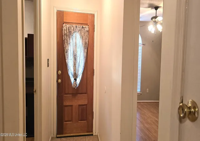 Photo 4 of Sale Pending at 313 Hunter Dr, Senatobia, MS 38668 | MLS# 4154677 | Listing updated on 2026-08-17