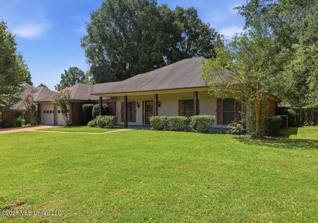 Photo 2 of Single family home for sale at 153 Oak Ridge Cir, Madison, MS 39110 | MLS# 4154875 | Listing updated on 2026-10-22