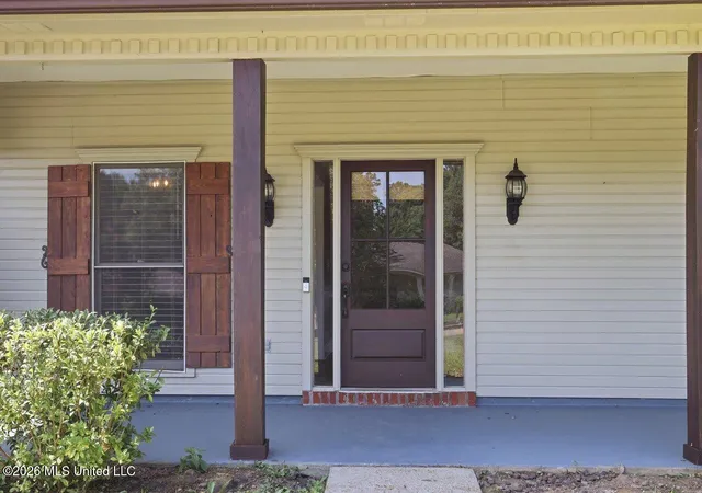 Photo 3 of Single family home for sale at 153 Oak Ridge Cir, Madison, MS 39110 | MLS# 4154875 | Listing updated on 2026-10-22