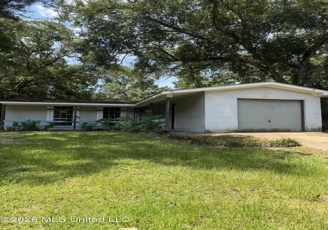 Homes for sale in Gautier, MS | 1929 Carol Dr, Gautier, MS 39553 | MLS# 4154393