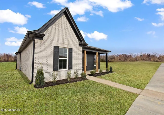 Homes for sale in Nesbit, MS | 445 Sunflower St, Nesbit, MS 38651 | MLS# 4154398