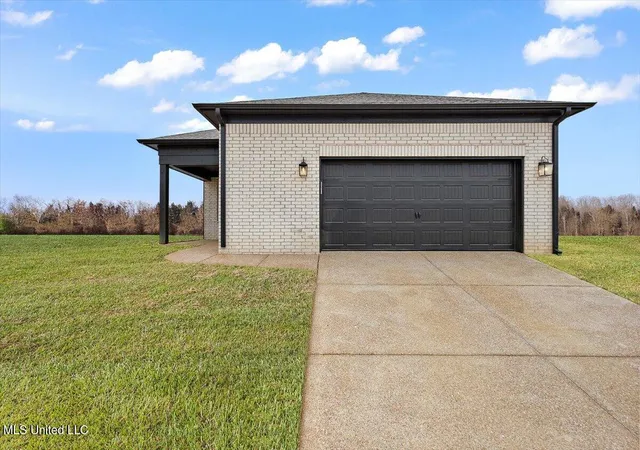 Homes for sale in Nesbit, MS | 445 Sunflower St, Nesbit, MS 38651 | MLS# 4154398