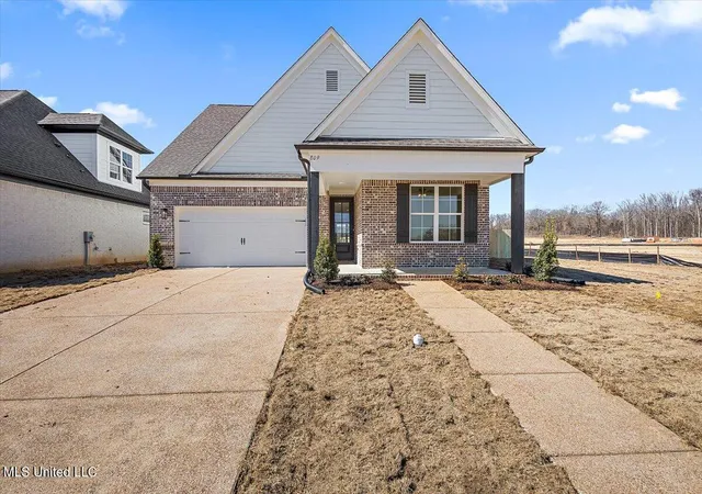 Photo 4 of Single family home for sale at 815 Quitman Ct, Nesbit, MS 38651 | MLS# 4156192 | Listing updated on 2026-07-22