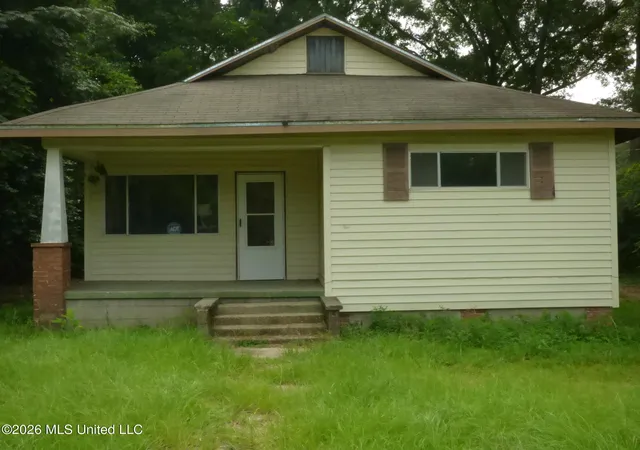 Photo 1 of Single family home for sale at 320 N Locust St, Mc Comb, MS 39648 | MLS# 4156259 | Listing updated on 2026-07-17