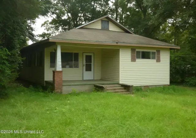 Photo 2 of Single family home for sale at 320 N Locust St, Mc Comb, MS 39648 | MLS# 4156259 | Listing updated on 2026-07-17