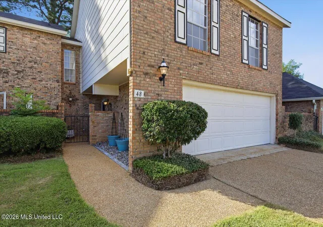 Photo 3 of Townhouse for sale at 48 Roundtree Cir, Brandon, MS 39042 | MLS# 4154416 | Listing updated on 2026-08-23
