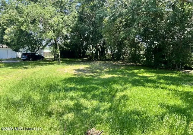 1st image of 811 Lafayette Ave, Pascagoula, MS 39567 | MLS# 4154511