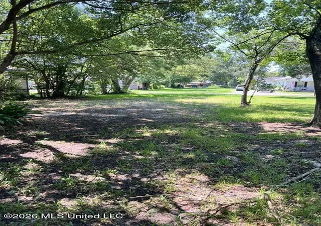 2nd image of 811 Lafayette Ave, Pascagoula, MS 39567 | MLS# 4154511