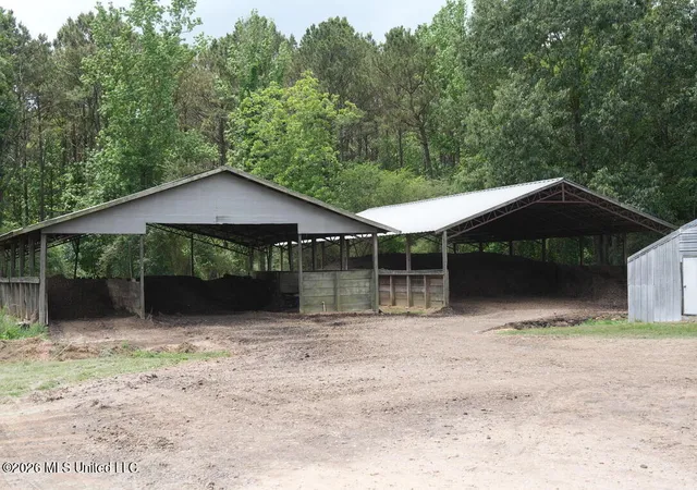 Homes for sale in Smithdale, MS | 6594 Miller Rd, Smithdale, MS 39664 | MLS# 4154420