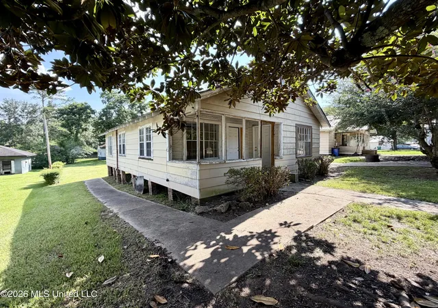 Homes for sale in Brookhaven, MS | 410 E Minnesota St, Brookhaven, MS 39601 | MLS# 4154660