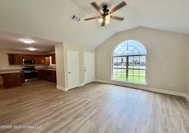 Homes for sale in Ocean Springs, MS | 2516 S Beachview Dr, Ocean Springs, MS 39564 | MLS# 4154426