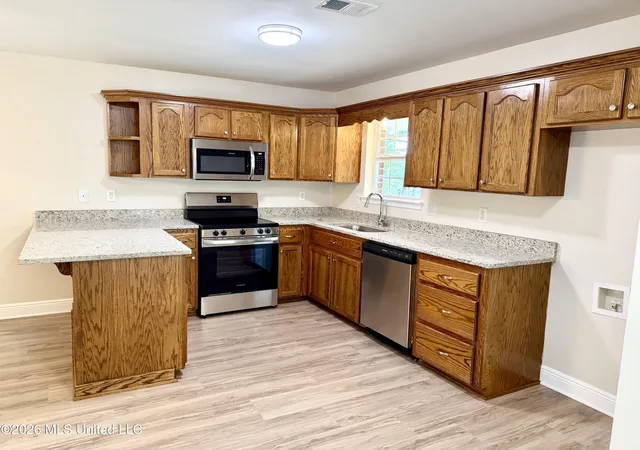 Homes for sale in Ocean Springs, MS | 2516 S Beachview Dr, Ocean Springs, MS 39564 | MLS# 4154426