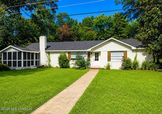 Homes for sale in Magee, MS | 401 Ne 3rd Ave, Magee, MS 39111 | MLS# 4154429