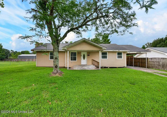 Photo 2 of Single family home for sale at 542 Saint John St, Bay Saint Louis, MS 39520 | MLS# 4154446 | Listing updated on 2026-07-01