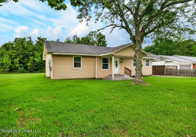 Photo 3 of Single family home for sale at 542 Saint John St, Bay Saint Louis, MS 39520 | MLS# 4154446 | Listing updated on 2026-07-01