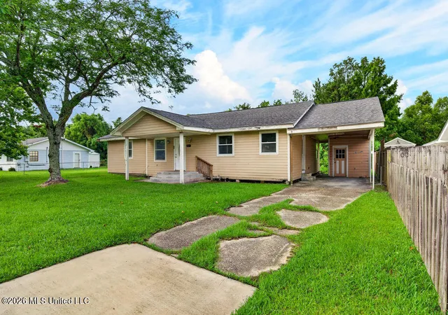 Photo 3 of Single family home for sale at 542 Saint John St, Bay Saint Louis, MS 39520 | MLS# 4154446 | Listing updated on 2026-07-01