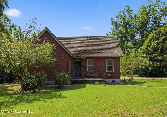 Photo 1 of Single family home for sale at 1206 Monroe St, Jackson, MS 39202 | MLS# 4156831 | Listing updated on 2026-07-23