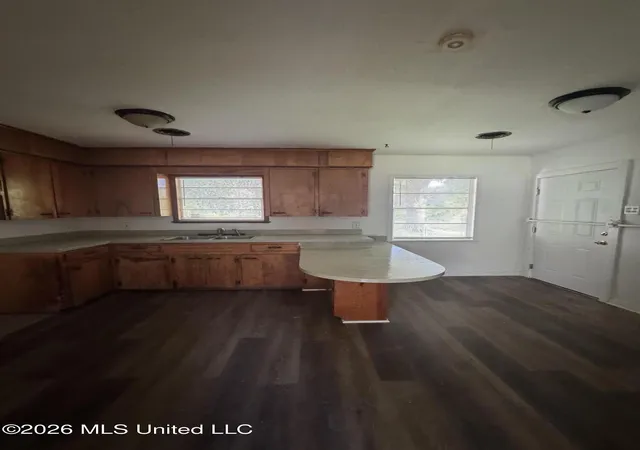 Photo 4 of Single family home for sale at 1044 Cooper Rd, Jackson, MS 39212 | MLS# 4155122 | Listing updated on 2026-07-08