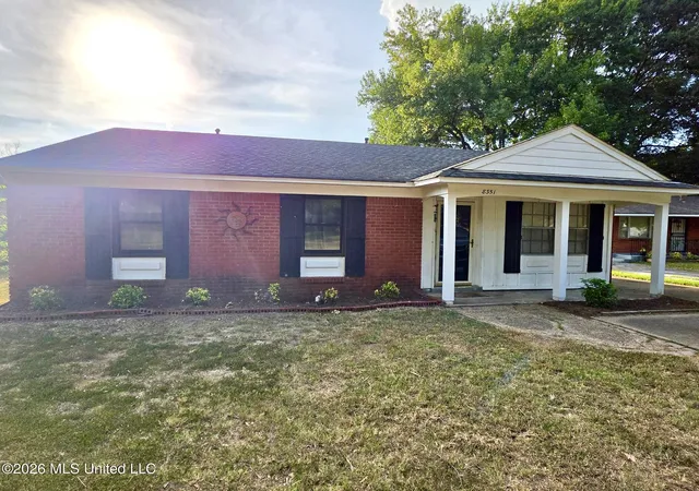 Photo 2 of Single family home for sale at 8351 Whitehead Dr, Southaven, MS 38671 | MLS# 4154977 | Listing updated on 2026-09-13