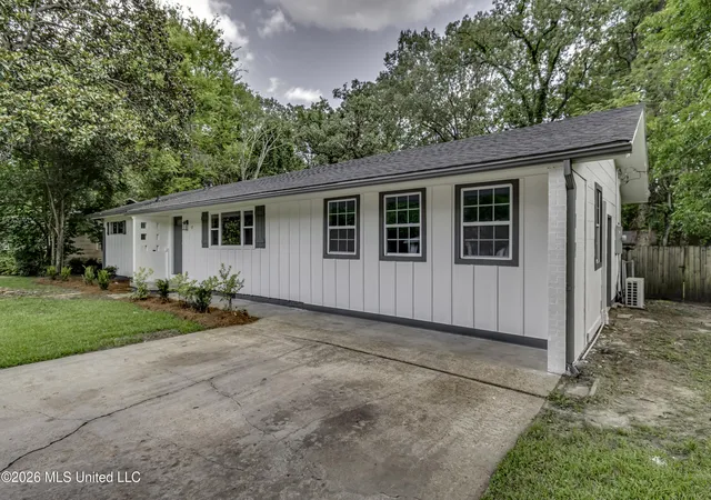 Homes for sale in Clinton, MS | 117 Hillcrest Dr, Clinton, MS 39056 | MLS# 4154525