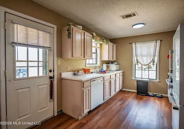 Homes for sale in Batesville, MS | 108 Dabney St, Batesville, MS 38606 | MLS# 4154516