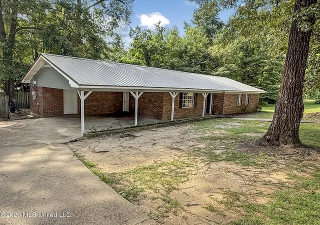 Homes for sale in Mc Comb, MS | 500 W Avenue, Mc Comb, MS 39648 | MLS# 4154638