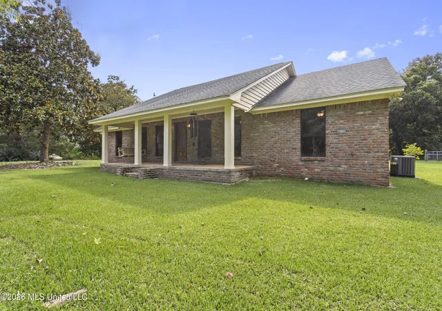 Photo 4 of Single family home for sale at 153 Pittman Rd, Ocean Springs, MS 39564 | MLS# 4154814 | Listing updated on 2026-09-16