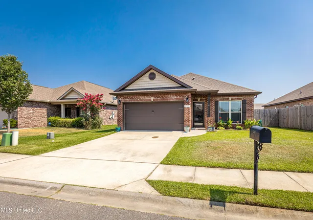 Photo 2 of Single family home for sale at 217 Sandy Dr, Ocean Springs, MS 39564 | MLS# 4155630 | Listing updated on 2026-09-11